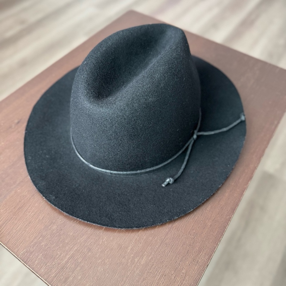 Elegant Black Women's /Men’s Hat 100% wool